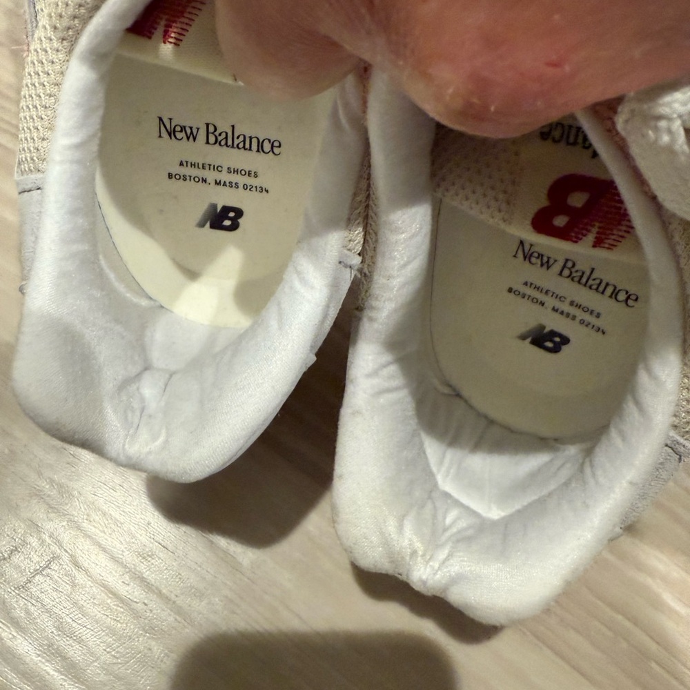 NEARLY NEW New Balance 996 (MADE IN USA) - Picture 3 of 6